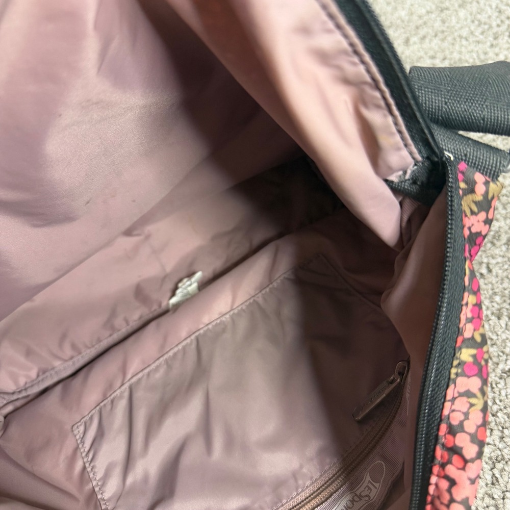 LeSportsac Pink Floral Lightweight Crossbody Bag Adjustable Strap Travel Messeng - Picture 8 of 11